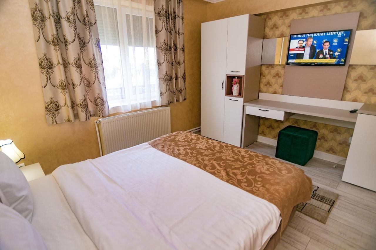 Floare De Iris Hotell Vama Veche Eksteriør bilde