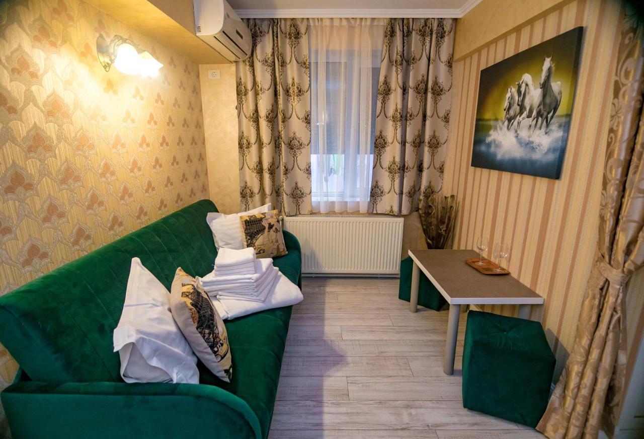 Floare De Iris Hotell Vama Veche Eksteriør bilde