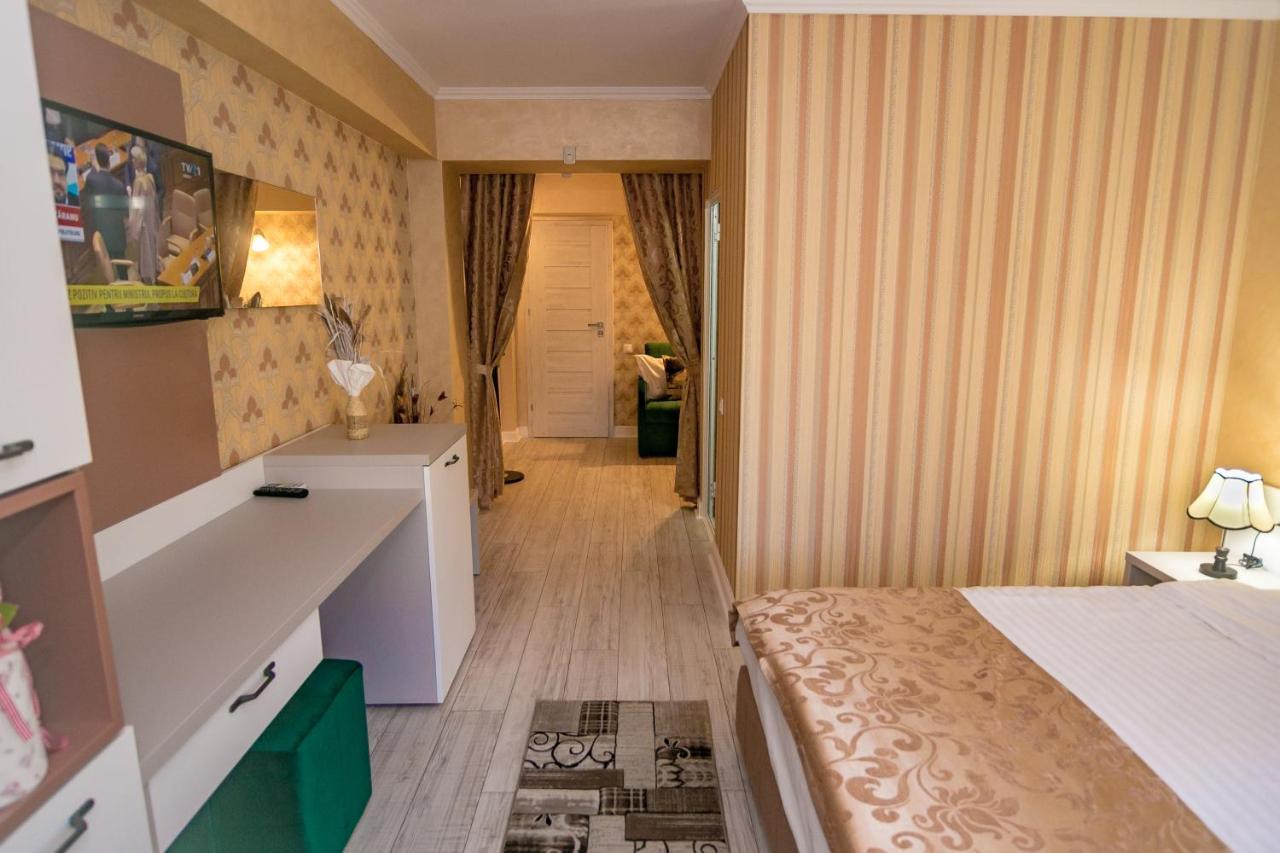 Floare De Iris Hotell Vama Veche Eksteriør bilde
