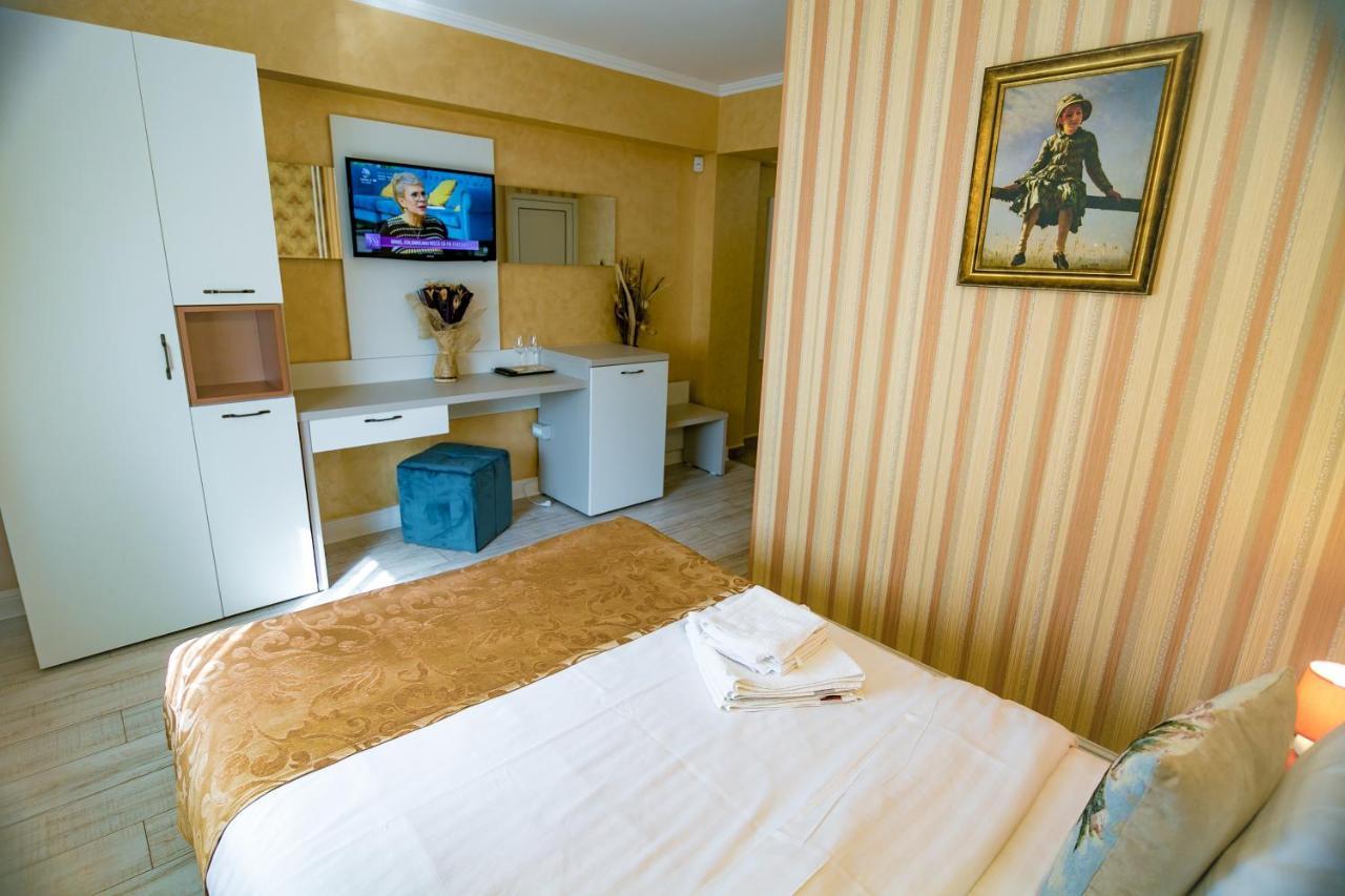 Floare De Iris Hotell Vama Veche Eksteriør bilde