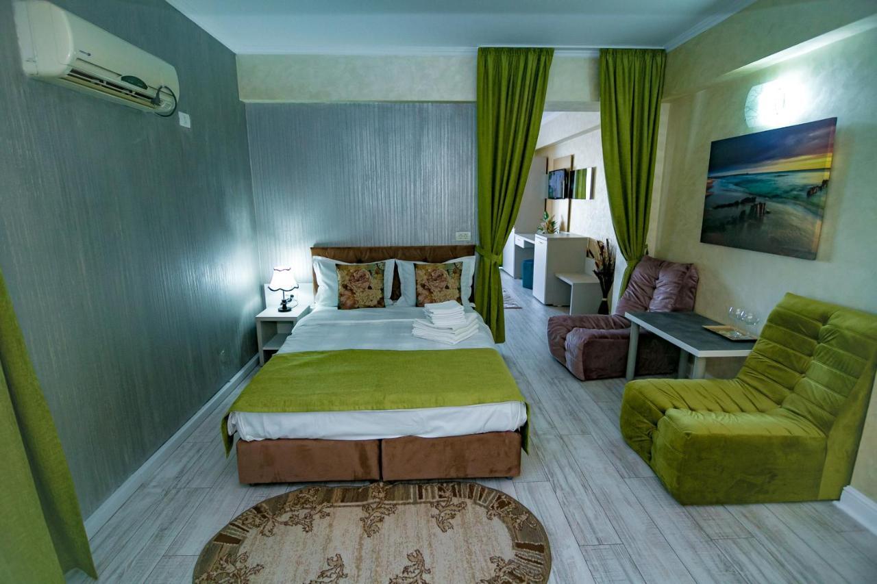 Floare De Iris Hotell Vama Veche Eksteriør bilde