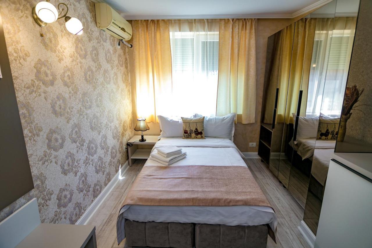 Floare De Iris Hotell Vama Veche Eksteriør bilde
