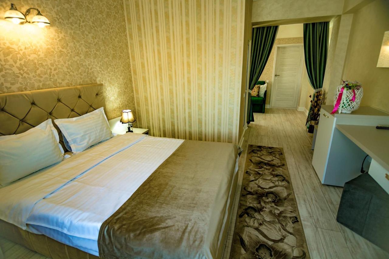 Floare De Iris Hotell Vama Veche Eksteriør bilde