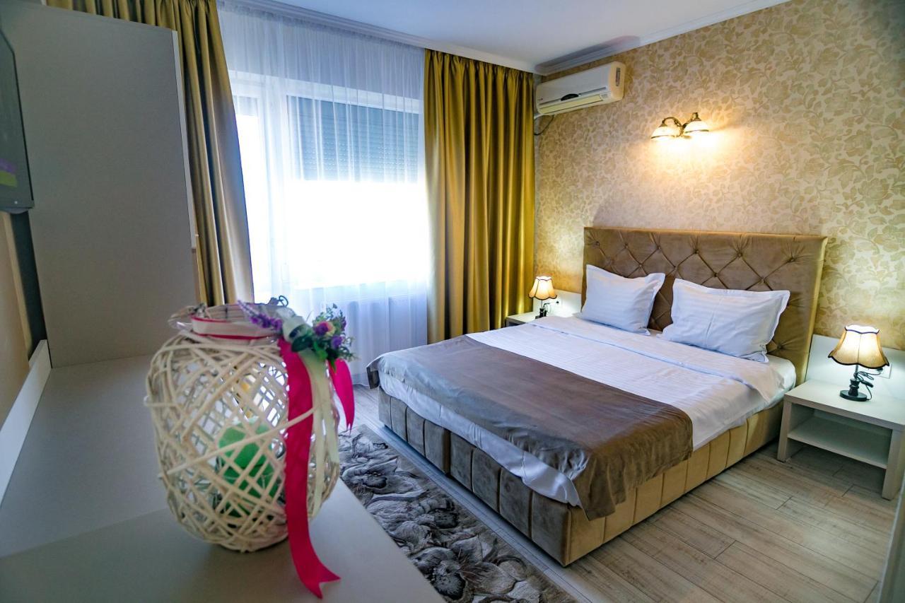 Floare De Iris Hotell Vama Veche Eksteriør bilde