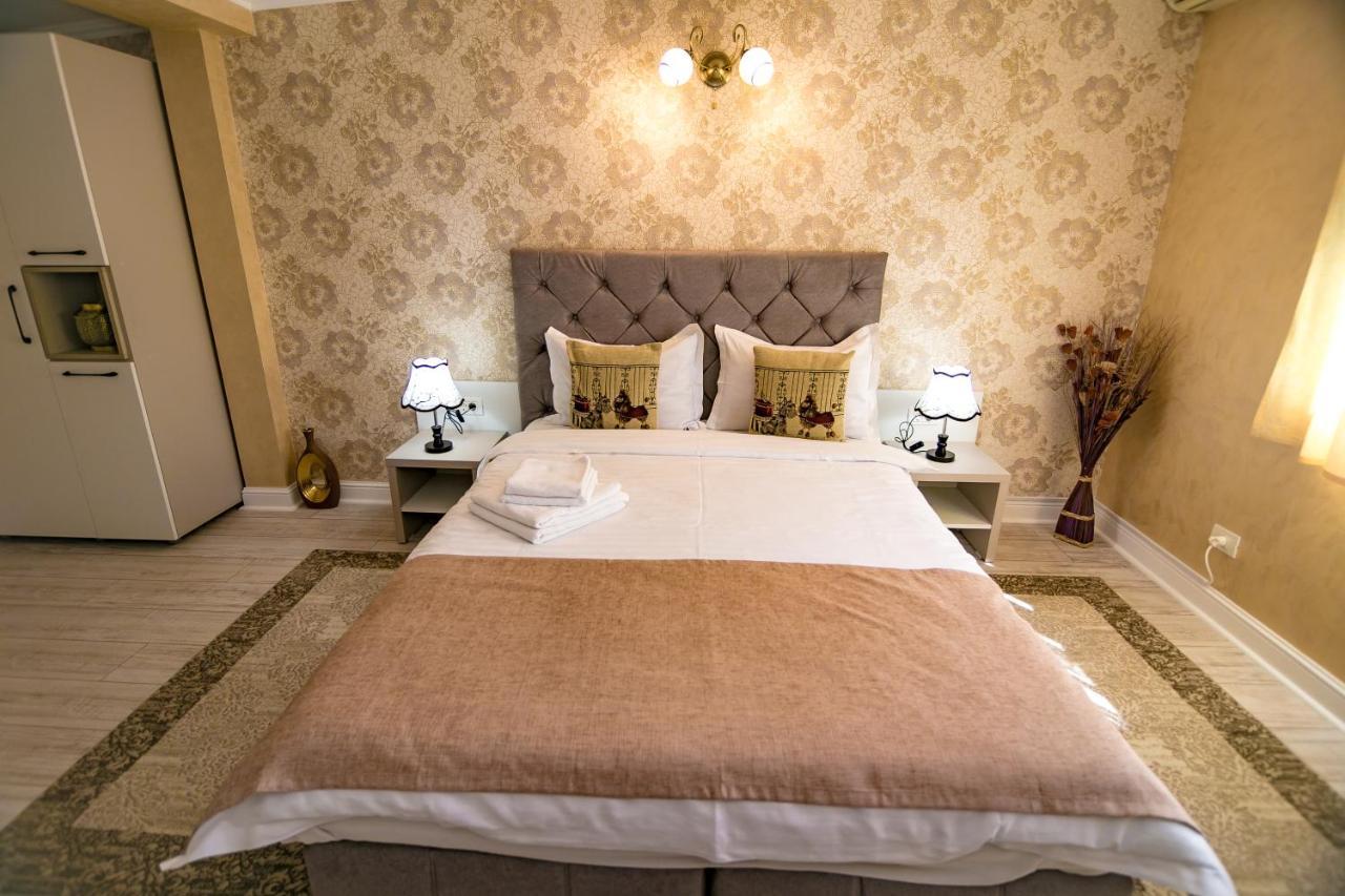 Floare De Iris Hotell Vama Veche Eksteriør bilde